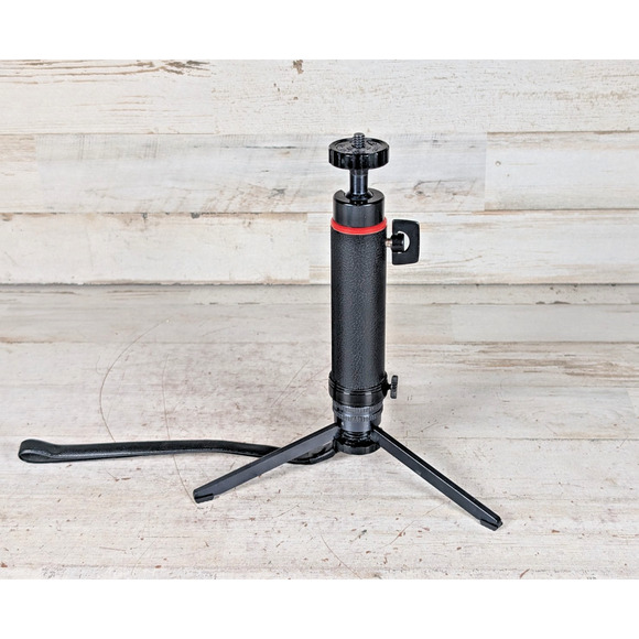 Vintage Yashica ST-7 Mini Tabletop Camera Tripod Compact Germany for Photography - Picture 1 of 6